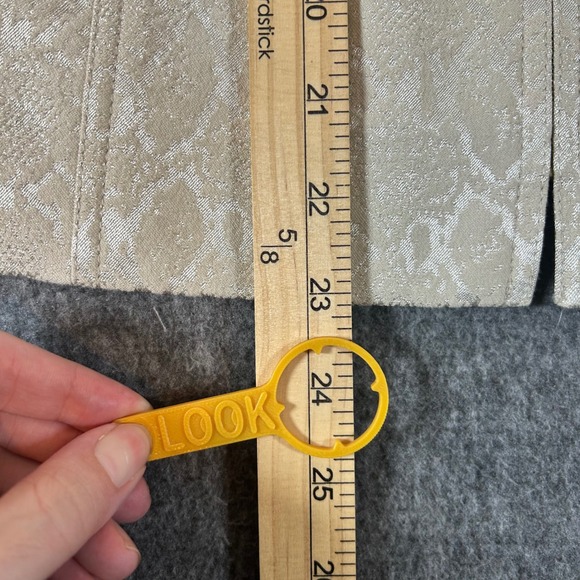 St John Womens Suit Set Ivory Blazer Pants Beige Snake Print Metallic Size 8 NWT - Picture 14 of 16